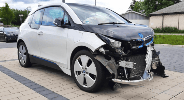 Pourquoi les véhicules électrifiés sont-ils  plus chers à réparer ?