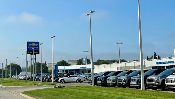 L’arrêt des systèmes de projection d’écran chez GM est-il une stratégie gagnante